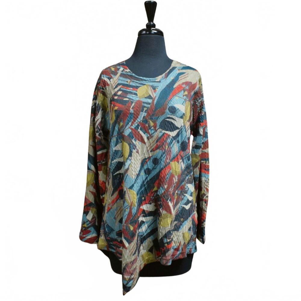 NEW INOAH women's gather top in black multi